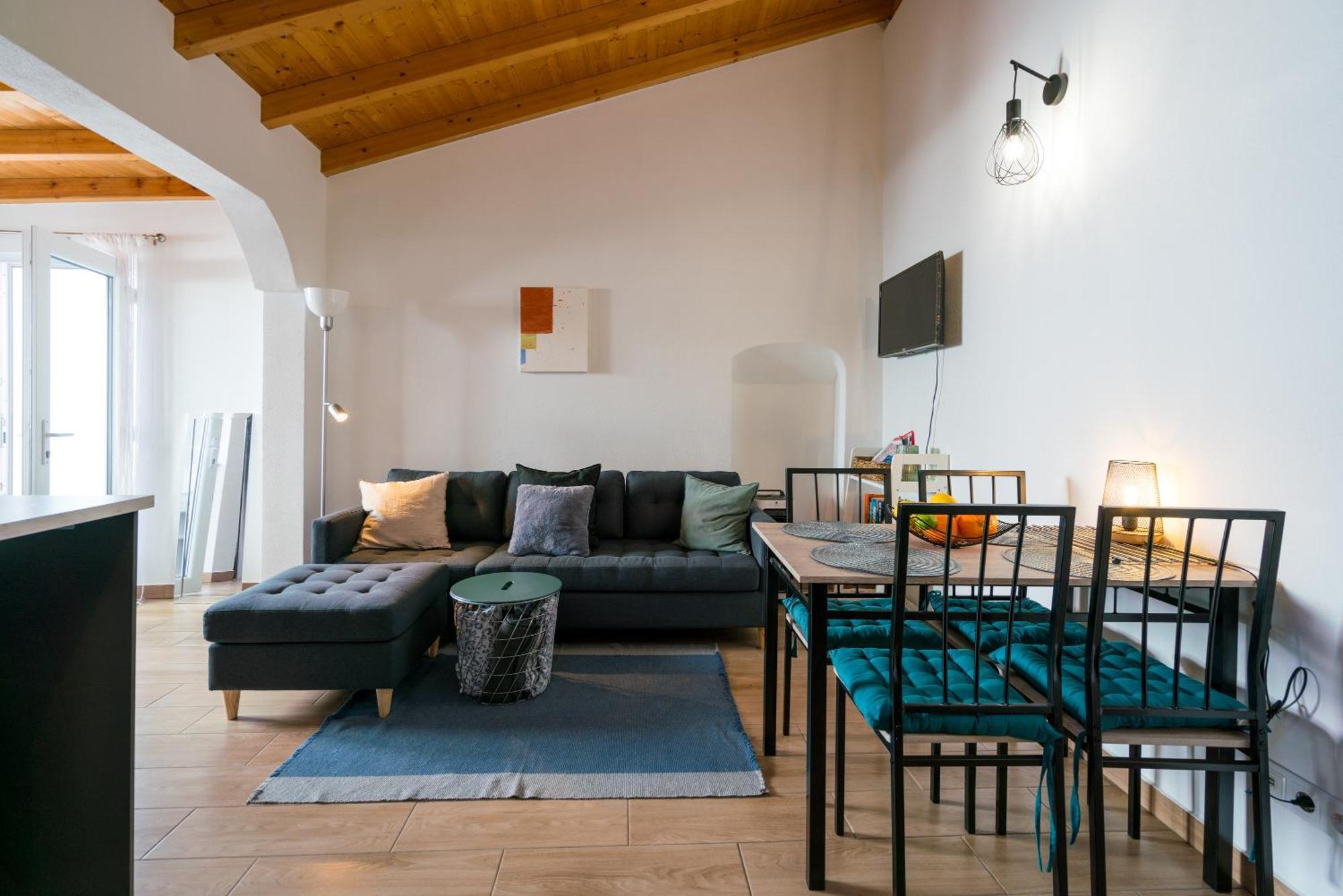 A Charming Village Retreat Casa Kaz Holiday home Budens